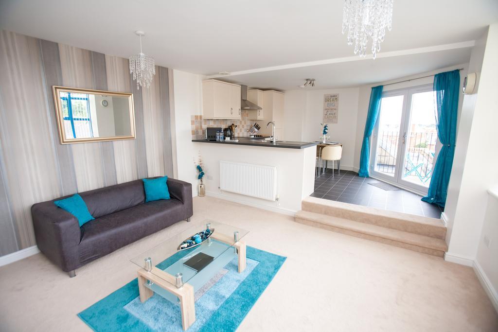 Comfortable Swindon Town Centre Apartments, Free Parking, Sleeps Up To 8 Exterior foto